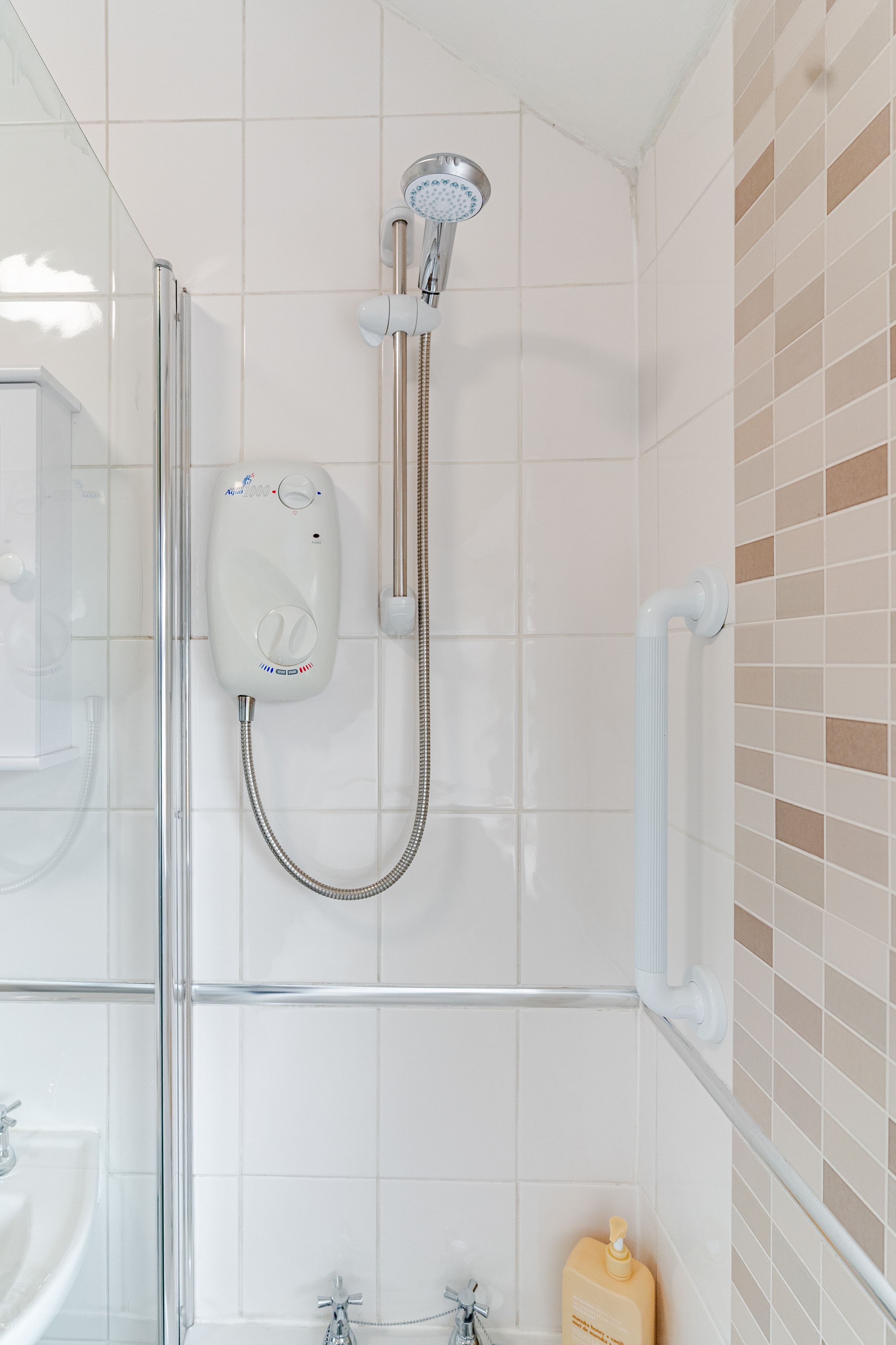 Modern shower enclosure